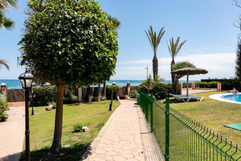 Ct 240 - Beachfront Apartment -Don Juan Manilva Exterior photo