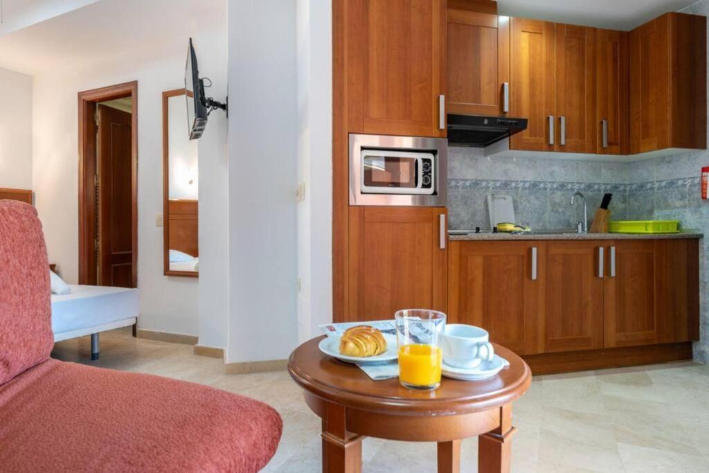 Ct 240 - Beachfront Apartment -Don Juan Manilva Exterior photo